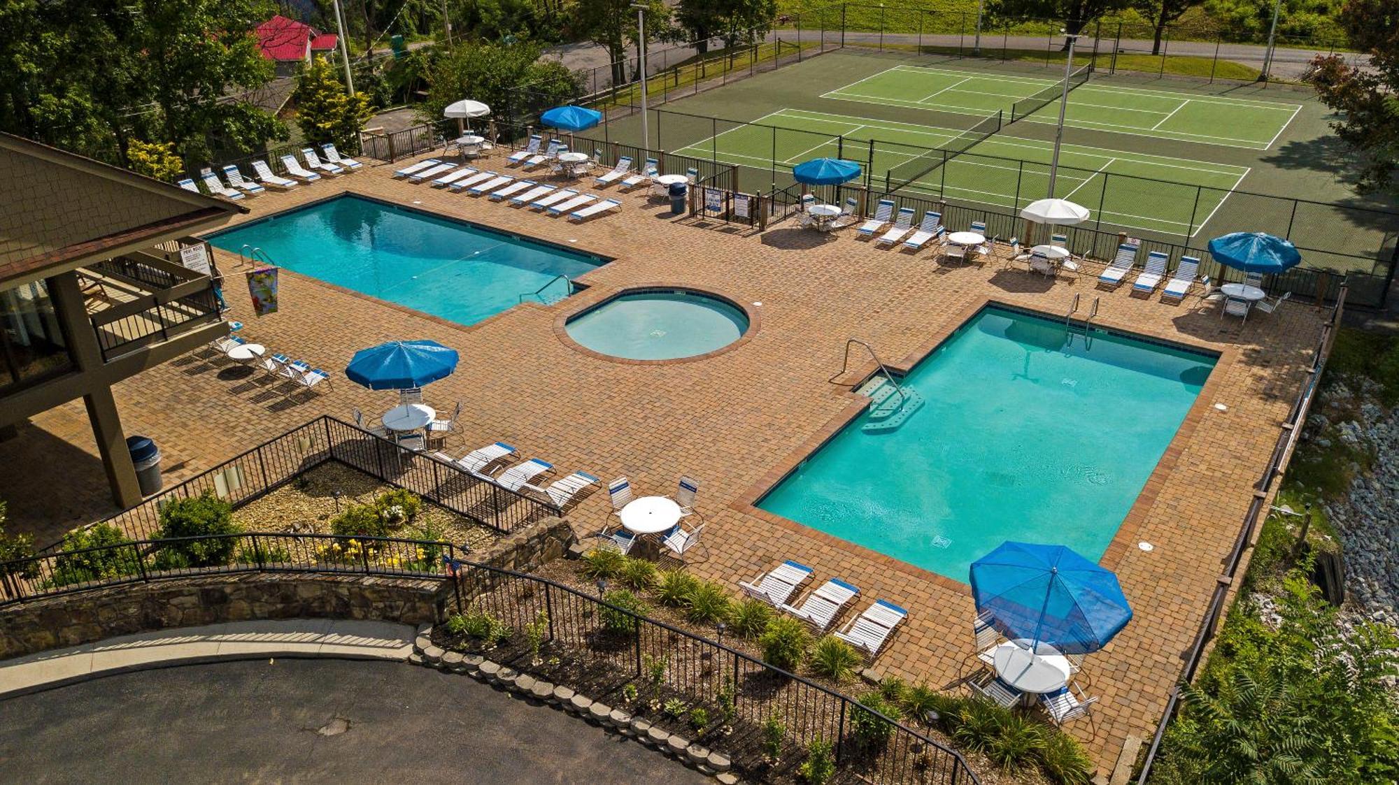 Majestic View Lodge, Amazing Views, Hot Tub, 1089 Free Tickets Each Paid Day, Dollywood And More 蓋特林堡 客房 照片