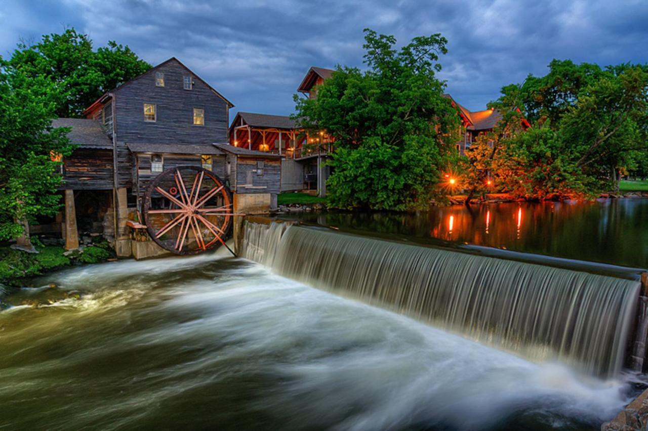 Majestic View Lodge, Amazing Views, Hot Tub, 1089 Free Tickets Each Paid Day, Dollywood And More 蓋特林堡 外观 照片